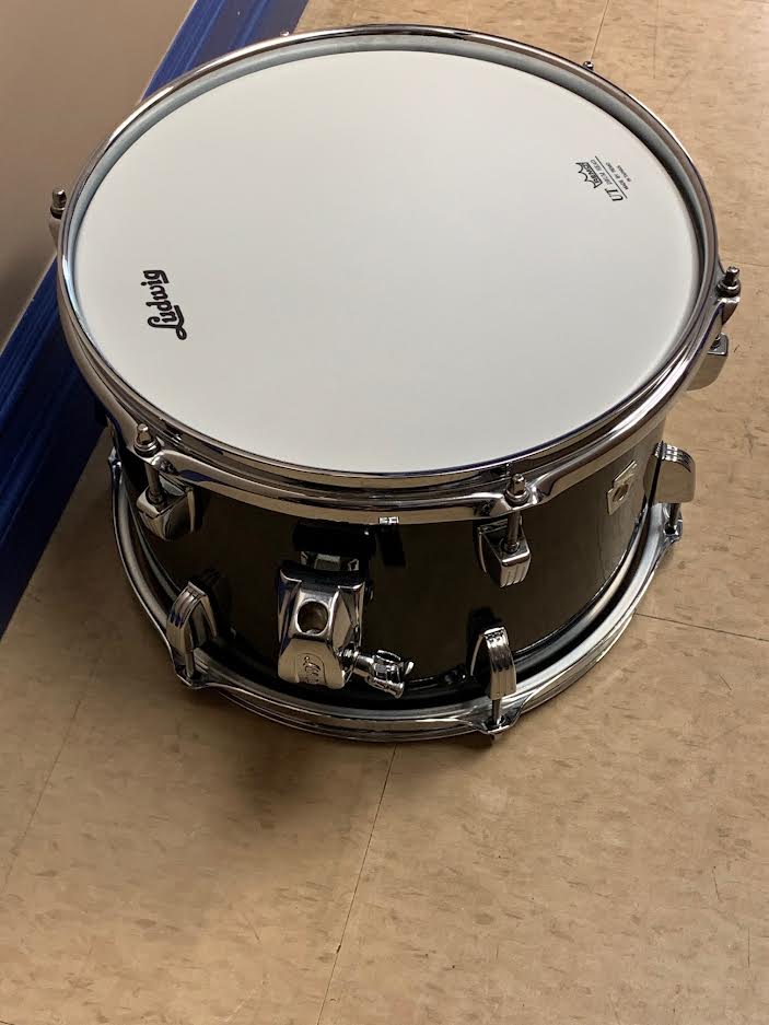 DEMO Ludwig Neusonic Downbeat shell pack w/extra 10" Tom and 2x Ludwig Tom holders - Black Cortex